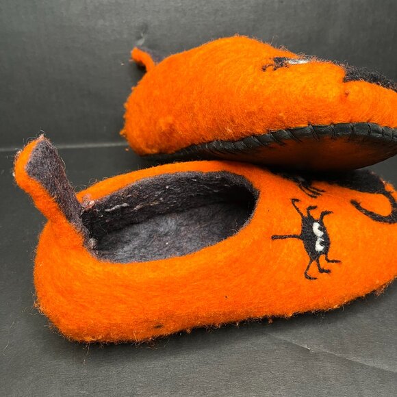 Handmade Wool Cat Slippers Size 6.5 Orange Black Spiderweb Halloween Spooky Goth - Picture 6 of 9